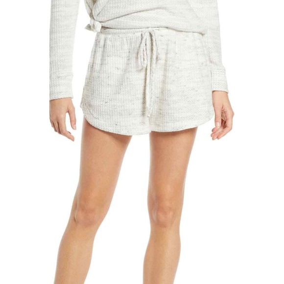 Socialite Nordstrom Juniors Waffle Shorts Size S High Rise White Gray NEW B39 - Picture 1 of 6